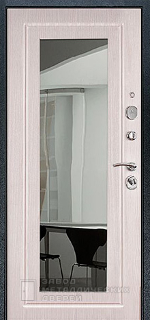 Фото «Дверь с зеркалом №1» в Солнечногорску
